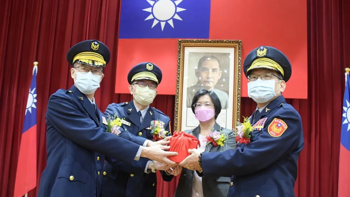 彰化縣治安重責由新北市政府警察局副局長張國雄接任,由縣長王惠美主持及警政署警政委員陳博珍監交。(圖/南投縣政府)