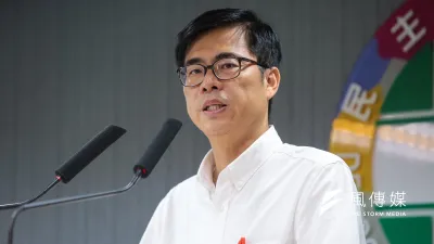 政大地政系教授、知名社運人士徐世榮表態力挺民進黨高雄市長候選人陳其邁,對此,陳其邁表示感謝,但也擔心徐世榮受到對手韓國瑜的網路義勇軍攻擊。(資料照,顏麟宇攝)