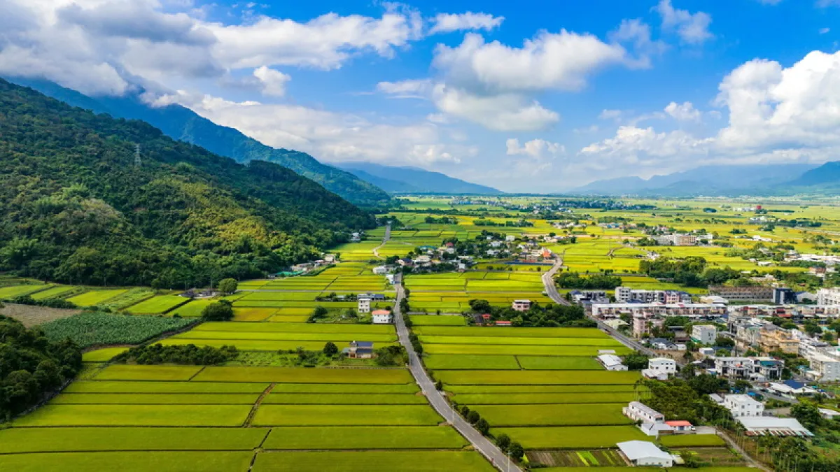 2026 國旅補助於 9 月 1 日正式上路,中央提供平日住宿折抵與生日金最高 3,200 元,全台各縣市亦紛紛推出現金補助與第 3 晚免費等加碼方案。(示意圖/花東縱谷國家風景區管理處提供)