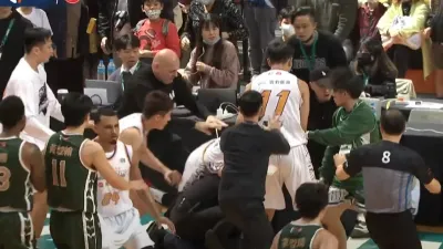 T1聯盟19日發生聯盟史上規模最大鬥毆事件。(圖/翻攝自T1 LEAGUE Youtube頻道)