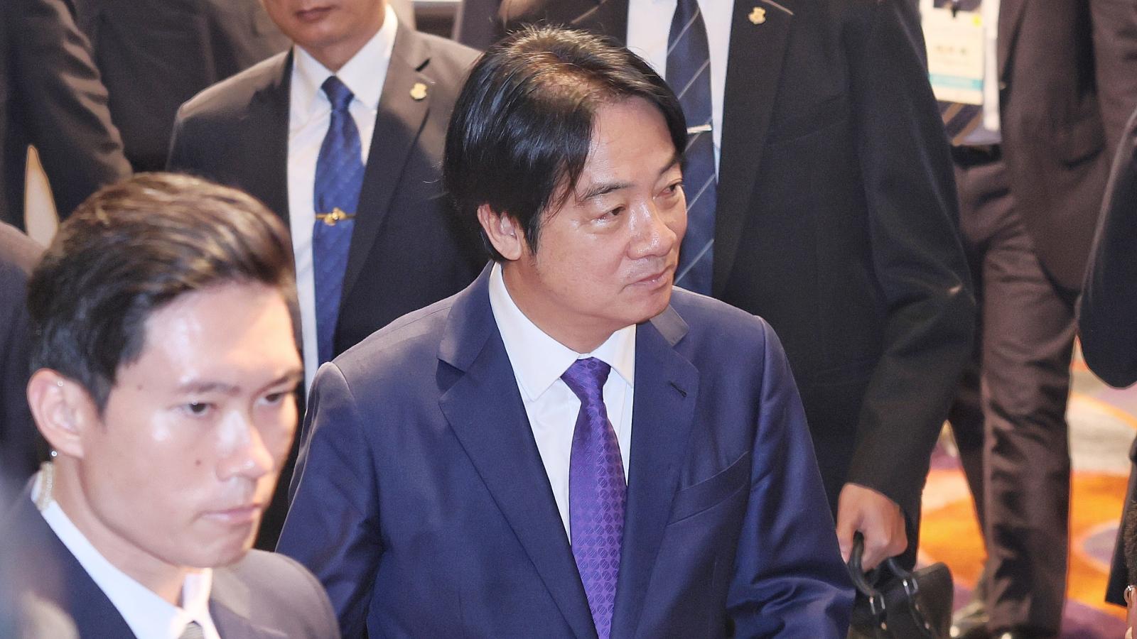 不怕毒油傷選情?賴清德最新滿意度死守44% 醫估2028連任機率:不會有官員下台了