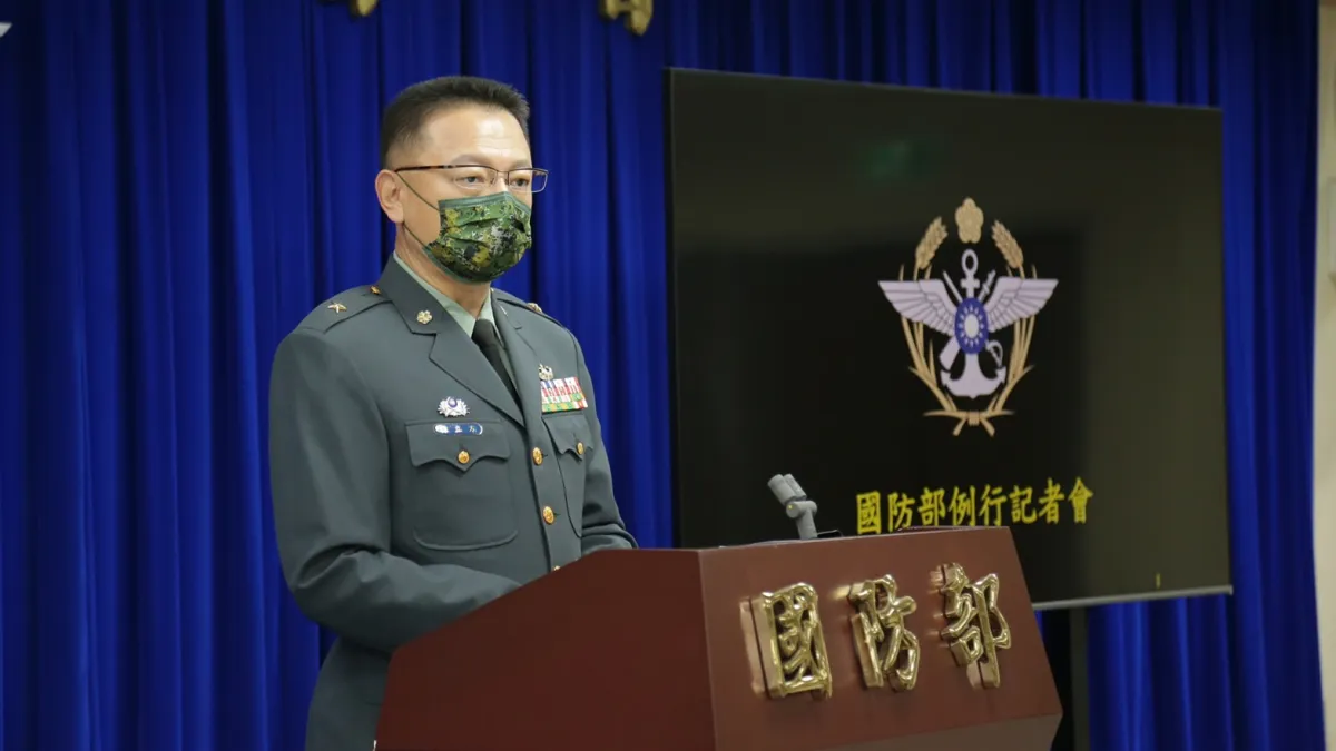 國防部發言人孫立方少將24日在記者會證實,XT112的步槍將取代現行T91步槍。(軍聞社提供)