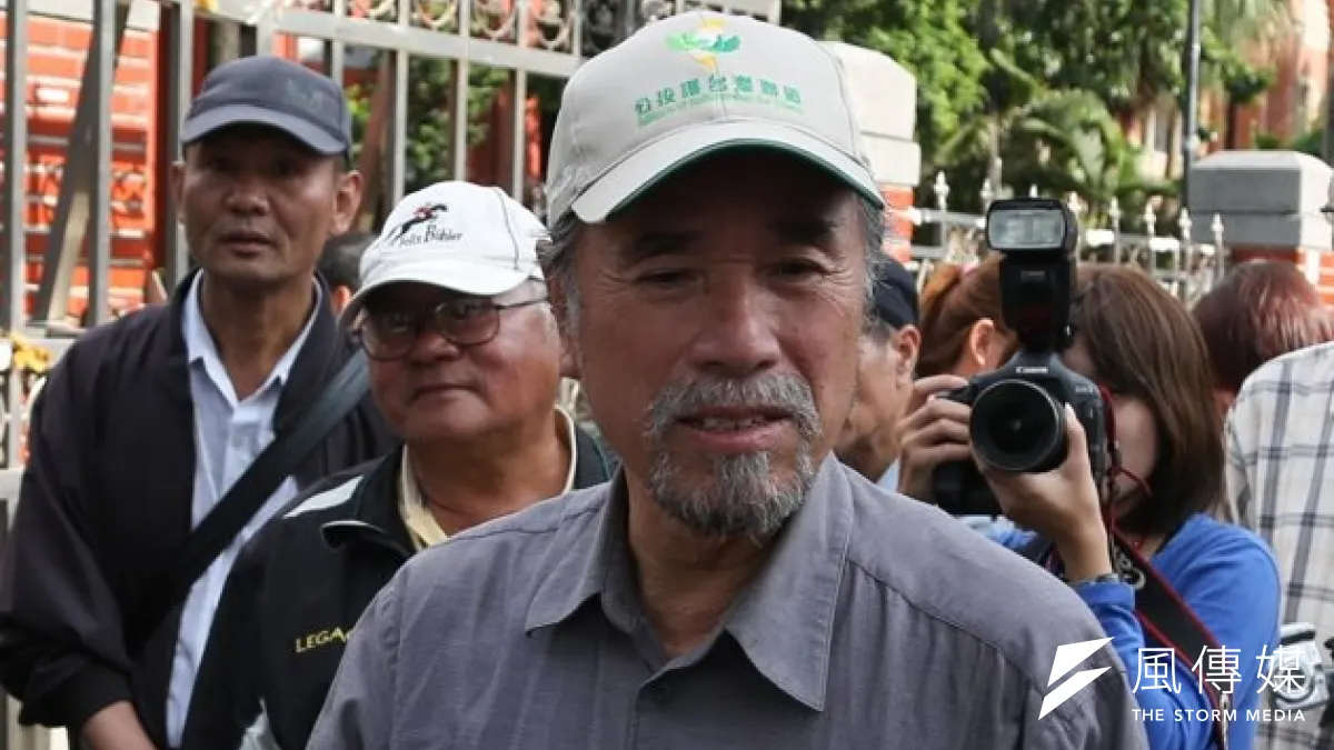 蔡丁貴今年65歲屆齡需從台大退休,他表示,因為還有負責指導的3、4位學生還沒畢業,希望能幫忙學生把論文做完,所以申請延後退休。(余志偉攝)