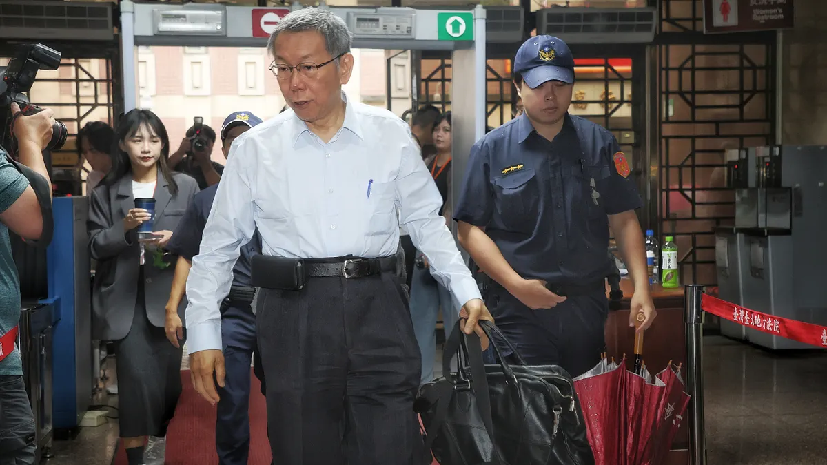 台北市長柯文哲以7000萬元交保、離開看守所後,妻子陳佩琪常透過臉書更新兩人的生活日常。(柯承惠攝) 台北市長柯文哲以7000萬元交保、離開看守所後,妻子陳佩琪常透過臉書更新兩人的生活日常。(柯承惠攝)