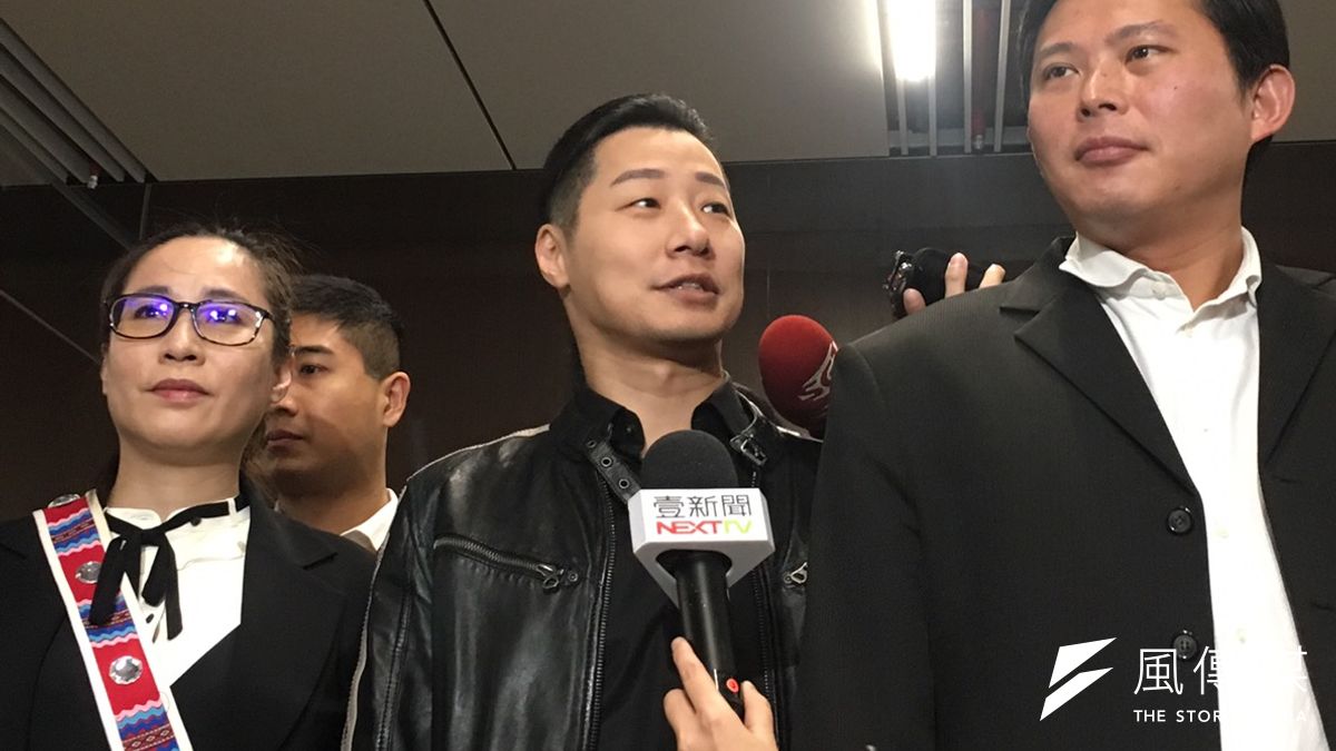 2019年1月12日,時代力量舉行黨員大會,立委黃國昌、林昶佐、高潞・以用(周思宇攝) 2019年1月12日,時代力量舉行黨員大會,立委黃國昌、林昶佐、高潞・以用(周思宇攝)