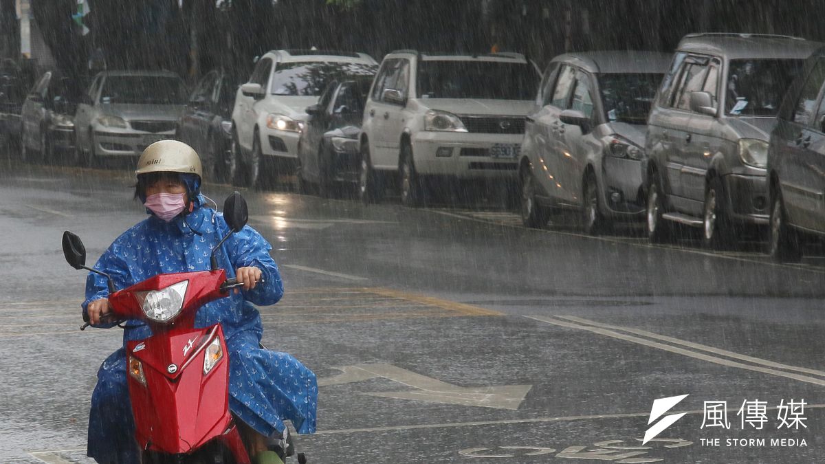 母親節雨氣盛周日全台降雨機率高,直到這一天起天氣才回穩。(資料照/柯承惠攝) 母親節雨氣盛周日全台降雨機率高,直到這一天起天氣才回穩。(資料照/柯承惠攝)