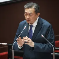 王定宇(見圖)指控《八佰》為「統戰電影」,其邏輯荒謬至極。(資料照,柯承惠攝) 王定宇(見圖)指控《八佰》為「統戰電影」,其邏輯荒謬至極。(資料照,柯承惠攝)