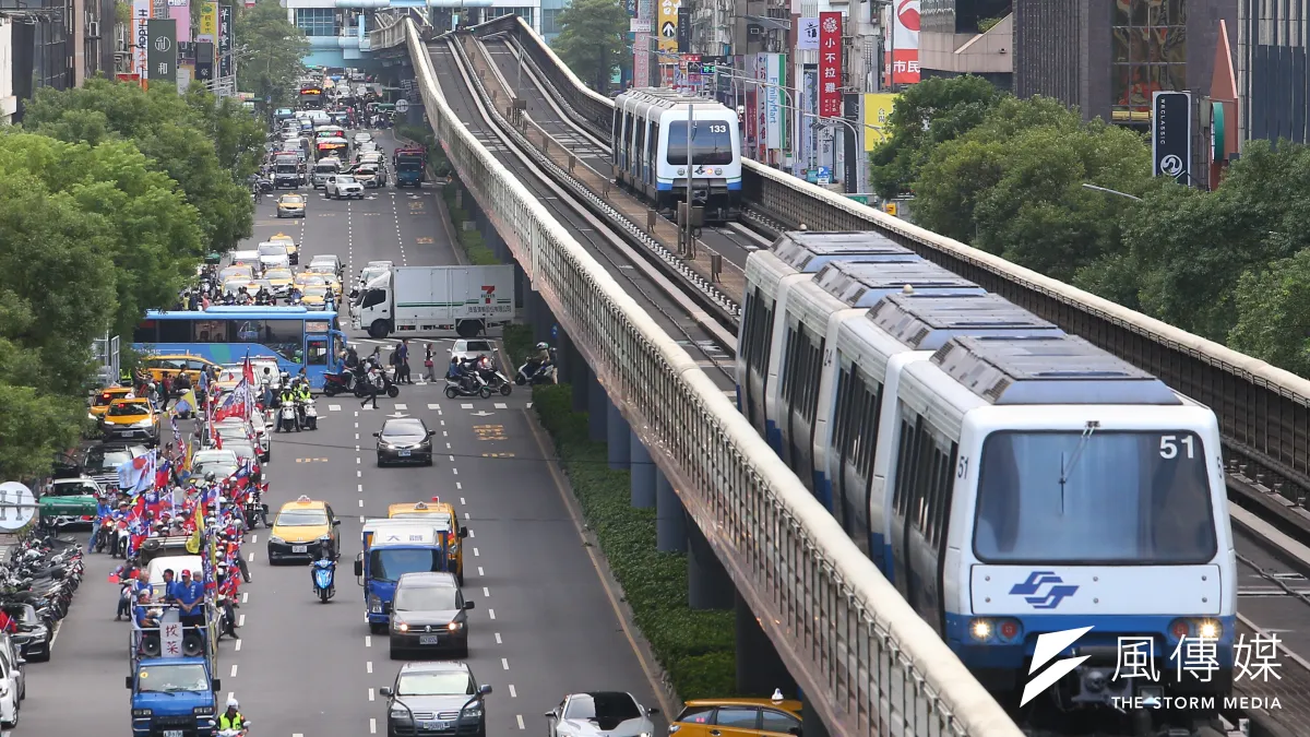國內疫情再起,台北市政府4日公布確診者足跡,北捷文湖線也在列。示意圖。(資料照,顏麟宇攝)