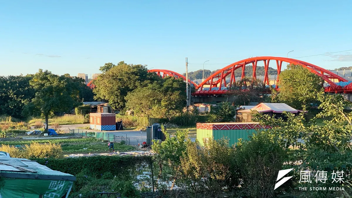 傳統知識中的夢境預知與現代科學方法論的對話,在氣候危機愈烈當下,科學精密儀器依然存在預測盲點,反觀傳統知識夢占卻呈現驚人的生態預警能力。(謝孟穎攝) 傳統知識中的夢境預知與現代科學方法論的對話,在氣候危機愈烈當下,科學精密儀器依然存在預測盲點,反觀傳統知識夢占卻呈現驚人的生態預警能力。(謝孟穎攝)