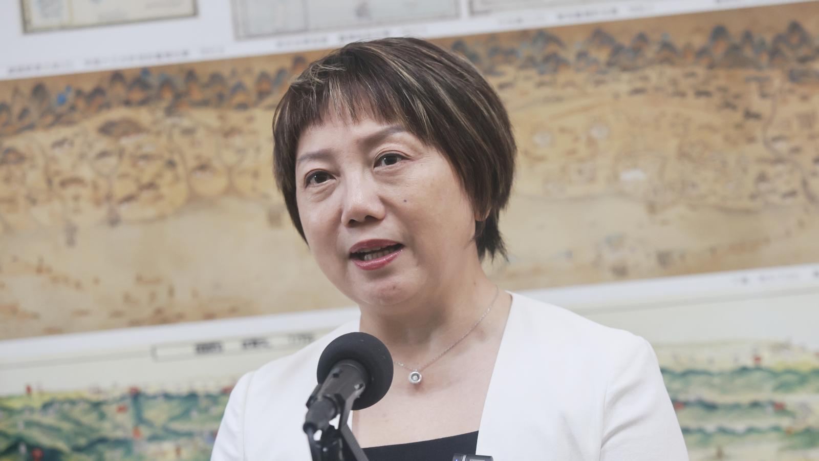 徐佳青認帶兒子登東沙違反利益迴避法 民進黨團:該罰款就罰款