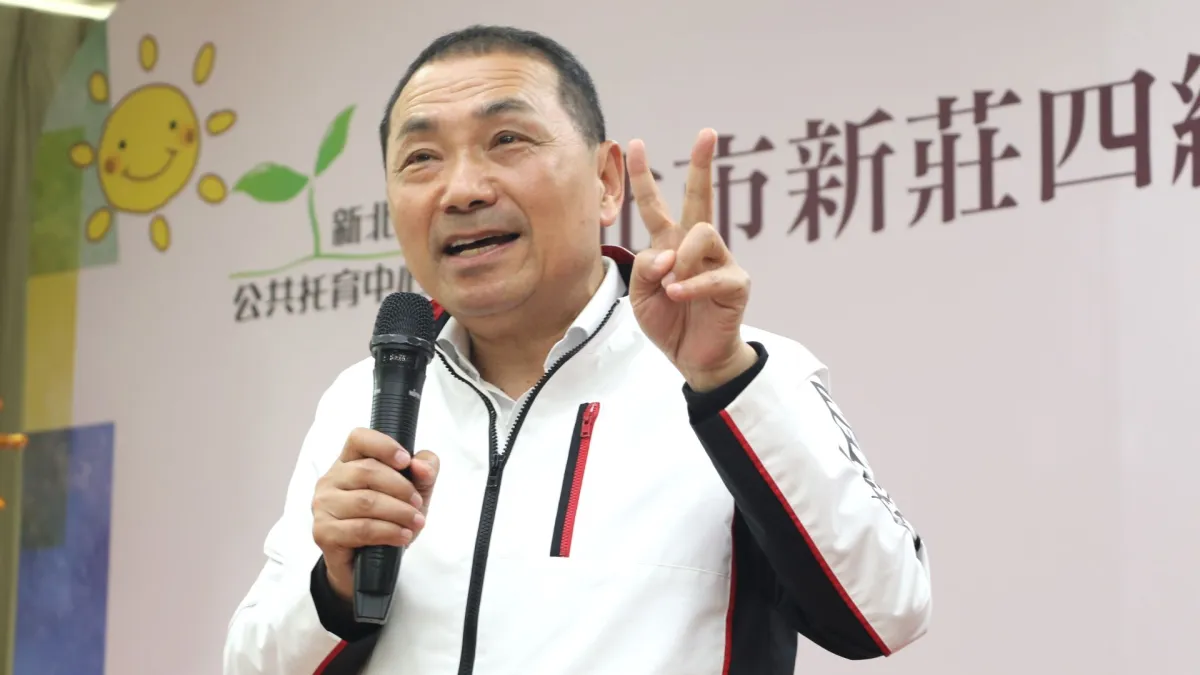 新北市長侯友宜表示自己一生從事公職四十幾年來清清白白、坦坦蕩蕩,無畏任何的抹黑,這是非常執著,也是他的個性。(圖/新北市社會局提供)
