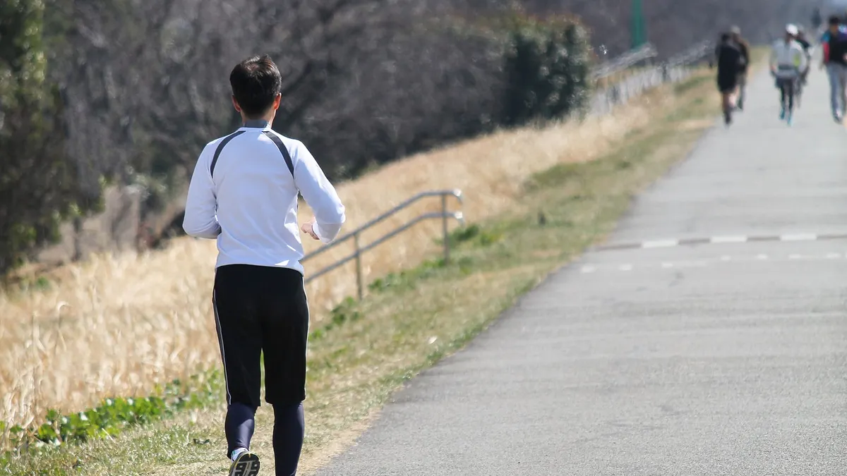 晨跑好處多!超簡單9撇步幫助你養成跑步好習慣。(示意圖/取自pakutaso) 晨跑好處多!超簡單9撇步幫助你養成跑步好習慣。(示意圖/取自pakutaso)