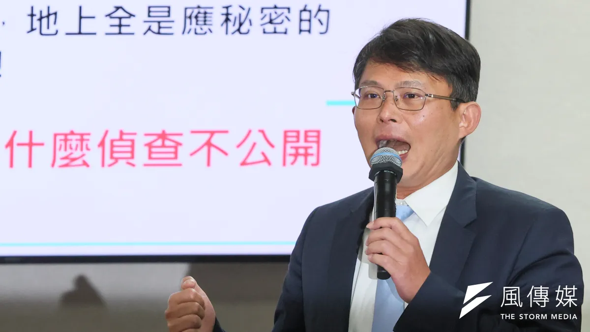 監察院日前糾正調查局高階主管多次接受台蠟公司飲宴招待,民眾黨立委黃國昌今(18)日於立法院司法法制委員會質詢時詢問,調查局何時會對涉案的高階主管進行行政懲處?(顏麟宇攝)