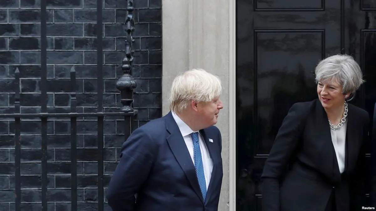 英國首相梅伊和外交大臣強森(美國之音)
