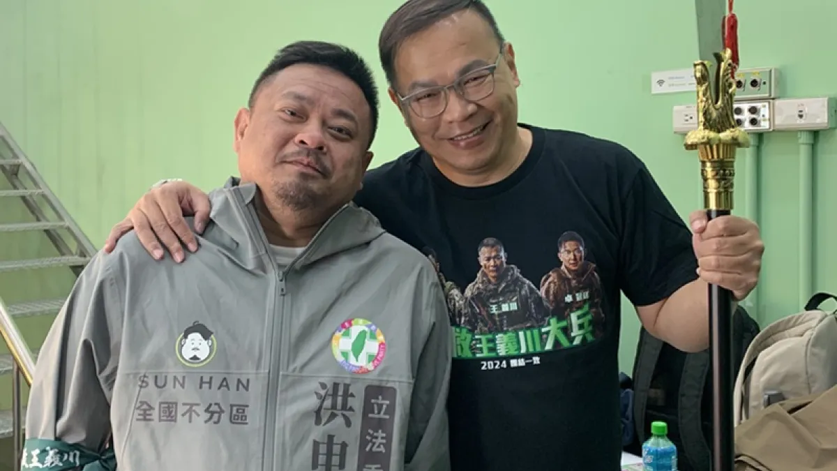 民進黨不分區立委洪申翰(左)接全勞動部長,排名第十三的王義川(右)遞補進入立法院。(洪申翰臉書)