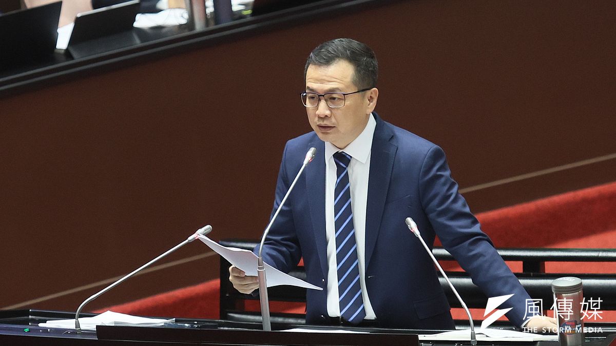 對於行政院長陳建仁表態不認同國會調查制度和制定蔑視國會罪,國民黨立委羅智強(見圖)猛批民進黨換了位子就換了腦袋。(柯承惠攝) 對於行政院長陳建仁表態不認同國會調查制度和制定蔑視國會罪,國民黨立委羅智強(見圖)猛批民進黨換了位子就換了腦袋。(柯承惠攝)