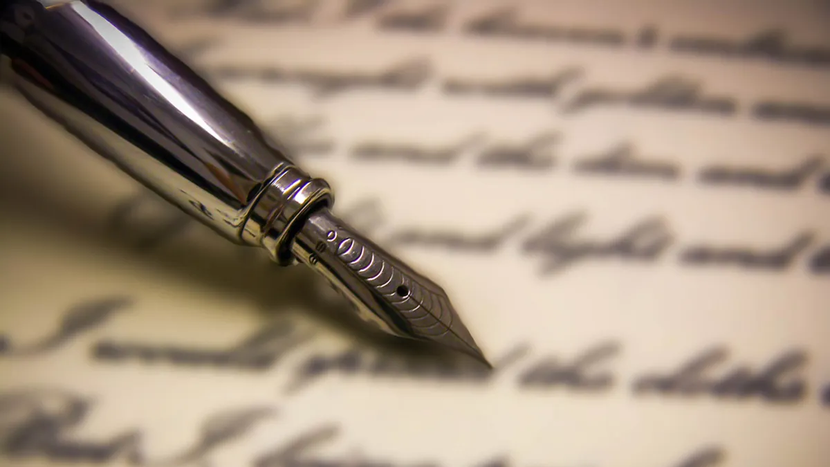 查爾斯.韓第將《第二曲線》獻給充滿不確定的新世代——從社會學的角度觀察個人與社會的發展,並以經濟學的邏輯思考如何突破「盛極而後必衰」的傳統定律。(取自網路) 查爾斯.韓第將《第二曲線》獻給充滿不確定的新世代——從社會學的角度觀察個人與社會的發展,並以經濟學的邏輯思考如何突破「盛極而後必衰」的傳統定律。(取自網路)