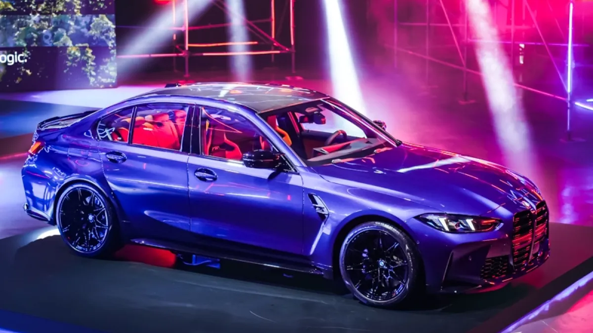 2025 BMW M3 Competition小改款雙車型618萬起震撼發表,追加限量10台輕量性能化M4 CS,建議售價829萬要買要快!