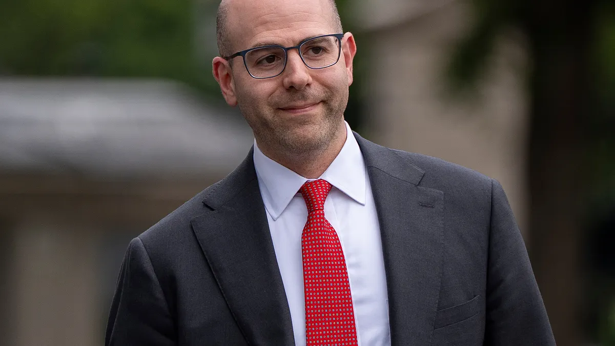 聯準會理事史蒂芬.米蘭主張應更大幅度地放鬆貨幣政策。(資料照,美聯社) 聯準會理事史蒂芬.米蘭主張應更大幅度地放鬆貨幣政策。(資料照,美聯社)