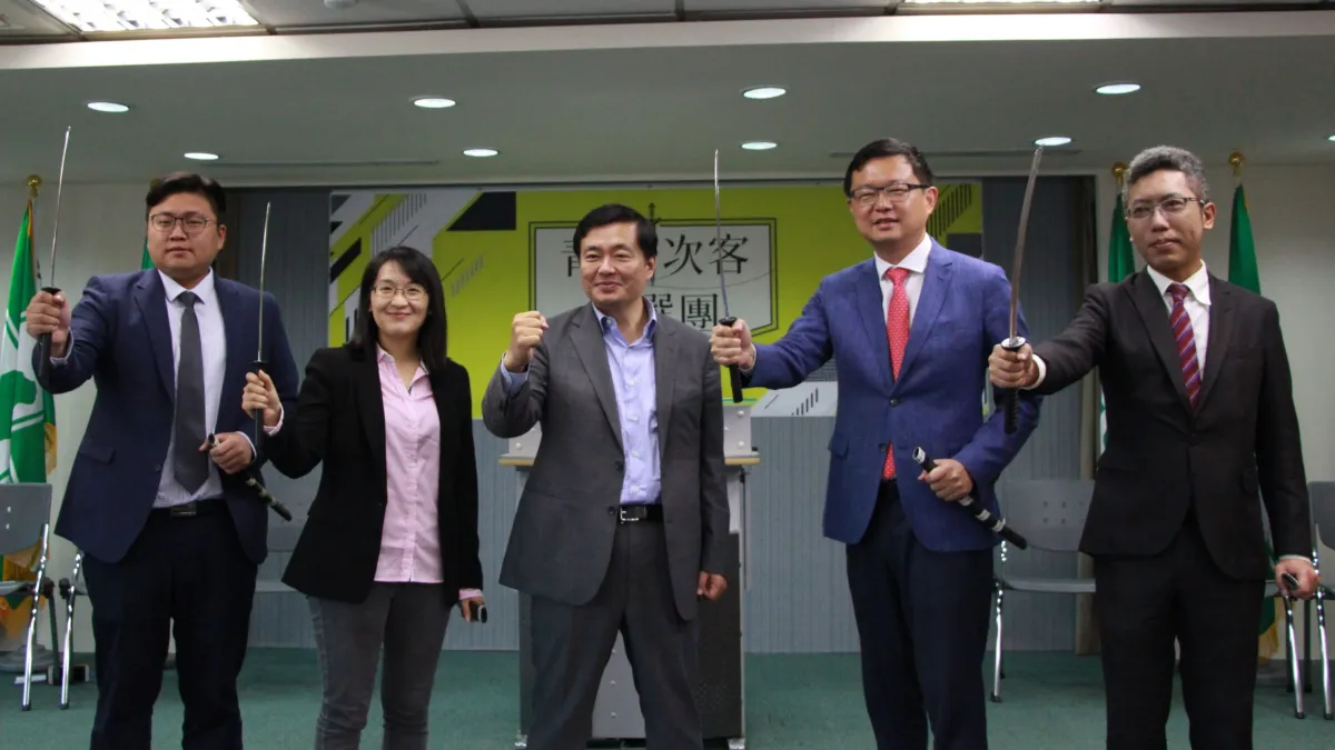 20181012-民進黨秘書長洪耀福12日出席民主進步黨青年部「青年次客助選團」記者會。(北市府提供)