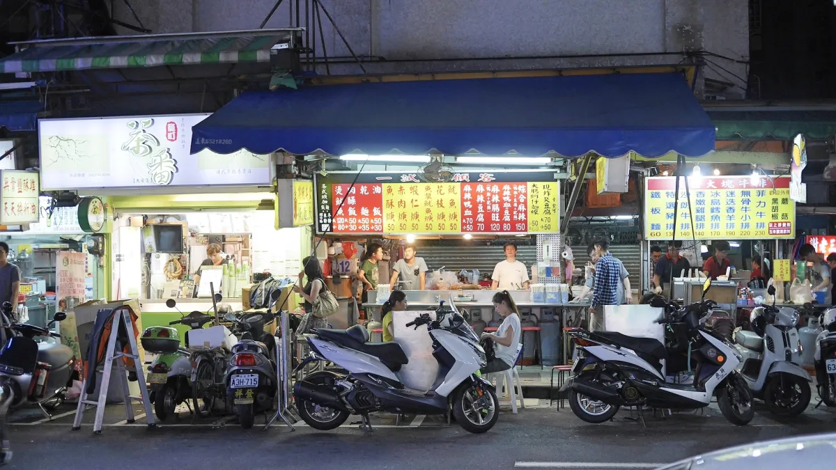 小吃飲料占攤販數逾半,平均每攤年賺近57萬。(圖/pixabay)