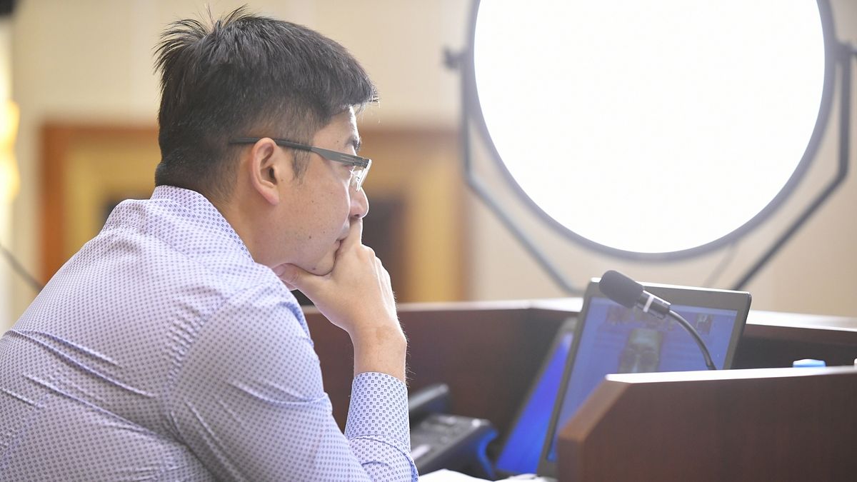 彰化縣議會因應疫情發展,1日在議會演練測試線上視訊會議,議長謝典林、縣長王惠美、各黨團議員代表及縣府各局處官員代表均實際上線參與測試。(圖/彰化縣議會提供) 彰化縣議會因應疫情發展,1日在議會演練測試線上視訊會議,議長謝典林、縣長王惠美、各黨團議員代表及縣府各局處官員代表均實際上線參與測試。(圖/彰化縣議會提供)