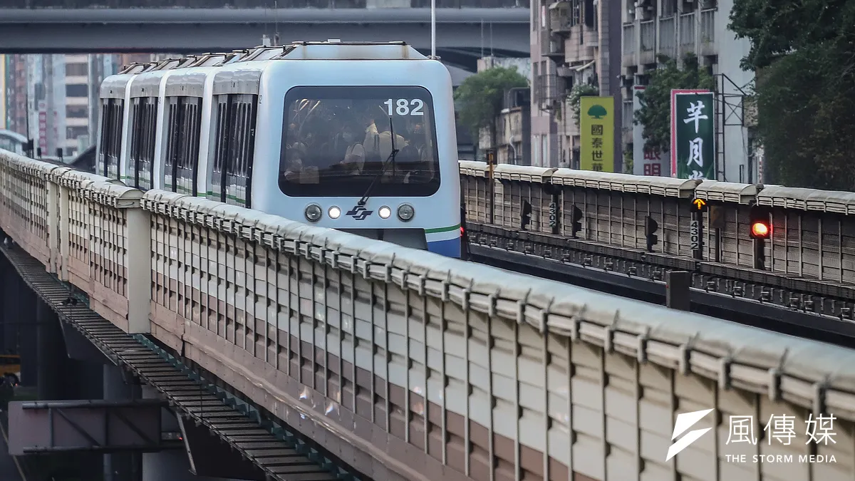 3月31日台北捷運公司將擴大舉辦「寵物友善列車」。(資料照,陳品佑攝) 3月31日台北捷運公司將擴大舉辦「寵物友善列車」。(資料照,陳品佑攝)