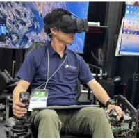 RAZBAM JAPANは東京ゲームショウ2026に出展し、セミオーダー型シミュレーター「ZERO-SIM」や最新F-35 MRシミュレーターなど多彩な操縦体験を展開する。(写真/株式会社 RAZBAM JAPAN 東京ゲームショウ 2026 出展担当提供) RAZBAM JAPANは東京ゲームショウ2026に出展し、セミオーダー型シミュレーター「ZERO-SIM」や最新F-35 MRシミュレーターなど多彩な操縦体験を展開する。(写真/株式会社 RAZBAM JAPAN 東京ゲームショウ 2026 出展担当提供)