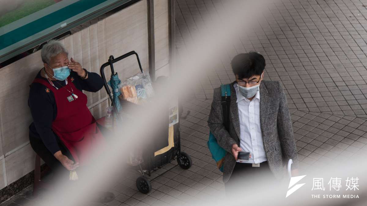 中國力推地攤經濟、小店經濟,陸媒近日大力宣傳叫進,還稱「擺地攤可以買豪車」。(示意圖,與內文無關/簡必丞攝) 中國力推地攤經濟、小店經濟,陸媒近日大力宣傳叫進,還稱「擺地攤可以買豪車」。(示意圖,與內文無關/簡必丞攝)