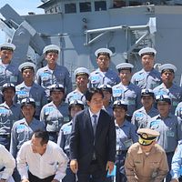 陸委会は海軍人員1名、海巡上等兵1名が中国身分証を所持していることを発見した。写真は総統賴清徳が以前に海軍艦隊の官兵を激励した様子。(資料写真、柯承惠撮影) 陸委会は海軍人員1名、海巡上等兵1名が中国身分証を所持していることを発見した。写真は総統賴清徳が以前に海軍艦隊の官兵を激励した様子。(資料写真、柯承惠撮影)
