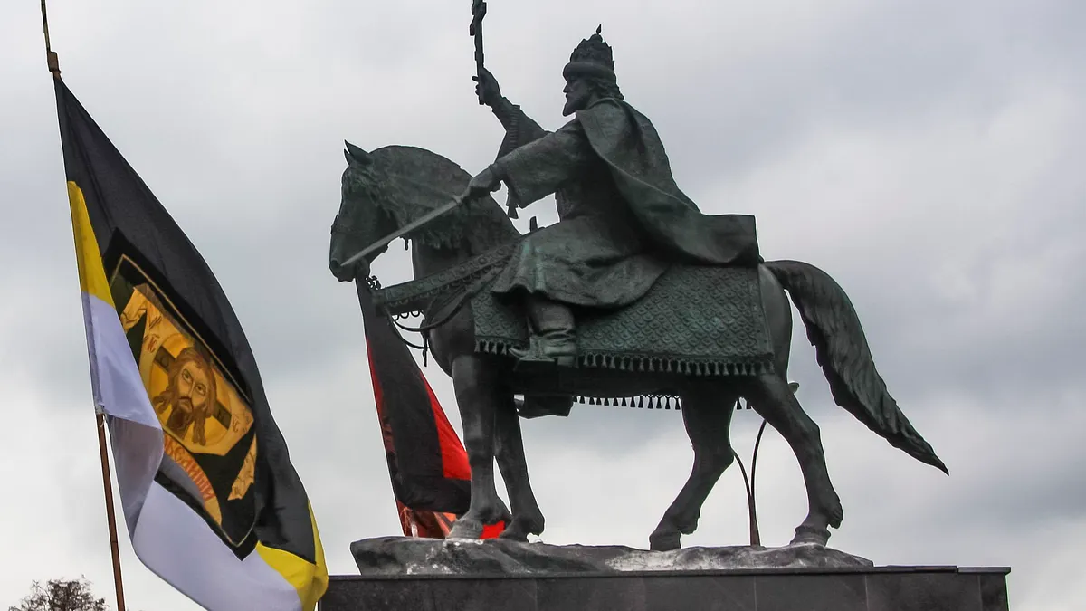 俄羅斯奧瑞爾(Orel)市政府為沙皇伊凡四世設立雕像,慶祝該市建城450週年。(美聯社)