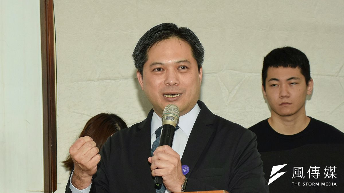 新任中小企業處處長吳明機是國立政治大學科技管理所博士,借重技術研發與產業發展的經驗與專長,強化中小企業的技術能量與產業鏈結。(資料照,陳伯聖攝) 新任中小企業處處長吳明機是國立政治大學科技管理所博士,借重技術研發與產業發展的經驗與專長,強化中小企業的技術能量與產業鏈結。(資料照,陳伯聖攝)