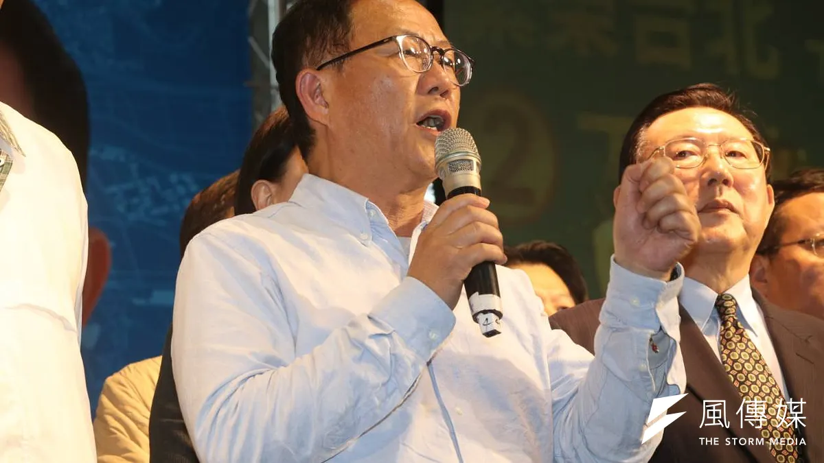 20181125-國民黨台北市長候選人丁守中25日凌晨2時30分在競選總部宣布將提起當選無效訴訟。(蘇仲泓攝) 20181125-國民黨台北市長候選人丁守中25日凌晨2時30分在競選總部宣布將提起當選無效訴訟。(蘇仲泓攝)