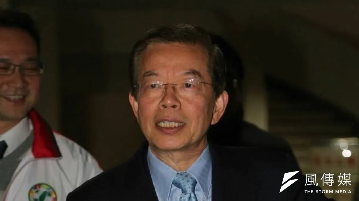 民進黨前主席謝長廷出席市議員洪健益活動,表達對參選黨主席的看法。(余志偉攝)
