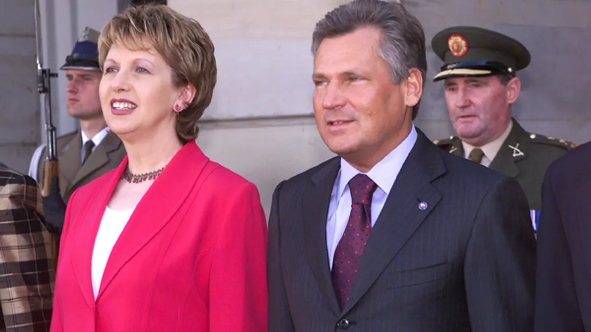 亞歷山大·克瓦斯涅夫斯基與愛爾蘭共和國總統瑪麗·麥亞烈斯。(圖/Chancellery of the President of the Republic of Poland|想想論壇提供) 亞歷山大·克瓦斯涅夫斯基與愛爾蘭共和國總統瑪麗·麥亞烈斯。(圖/Chancellery of the President of the Republic of Poland|想想論壇提供)