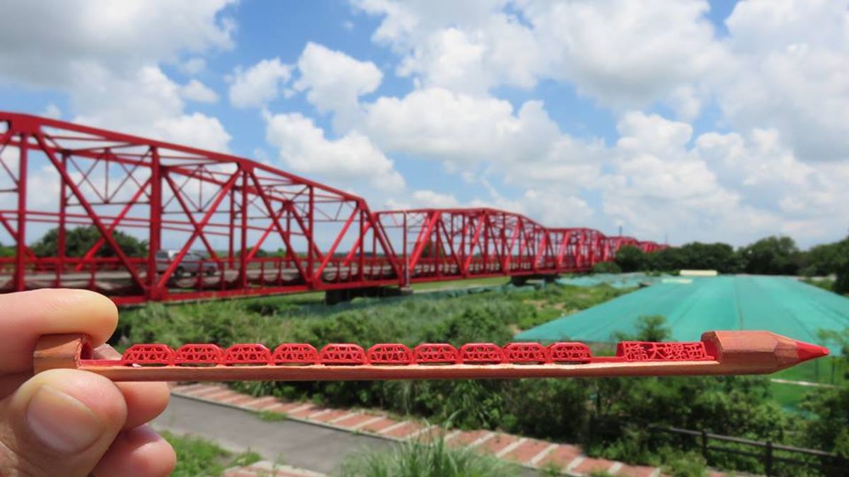 來自雲林的筆雕大師李健竹,將生活點滴跟對家鄉的情感,全部雕刻在筆上!(圖/筆芯雕刻-Pencil Carving@facebook) 來自雲林的筆雕大師李健竹,將生活點滴跟對家鄉的情感,全部雕刻在筆上!(圖/筆芯雕刻-Pencil Carving@facebook)