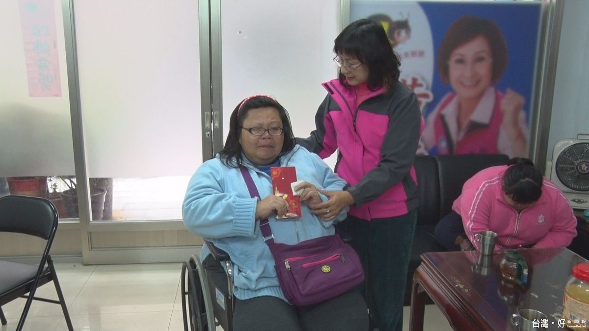 身障單親母籌女兒學費 外界募款解決困境 身障單親母籌女兒學費 外界募款解決困境