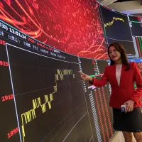 台股週三終場狂飆1451.83點或4.58%,收在33174.82點,三大法人合計買超549.81億元。(劉偉宏攝) 台股週三終場狂飆1451.83點或4.58%,收在33174.82點,三大法人合計買超549.81億元。(劉偉宏攝)