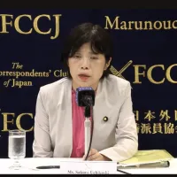在留資格「経営・管理」の要件厳格化をめぐり、立憲民主党の打越さく良参院議員と行政書士法人タッチの湯田一輝氏は8日、日本外国特派員協会で記者会見し、制度改正が日本で誠実に事業を営む外国人経営者や地域社会に深刻な打撃を与えていると訴えた。(写真/FCCJ提供) 在留資格「経営・管理」の要件厳格化をめぐり、立憲民主党の打越さく良参院議員と行政書士法人タッチの湯田一輝氏は8日、日本外国特派員協会で記者会見し、制度改正が日本で誠実に事業を営む外国人経営者や地域社会に深刻な打撃を与えていると訴えた。(写真/FCCJ提供)
