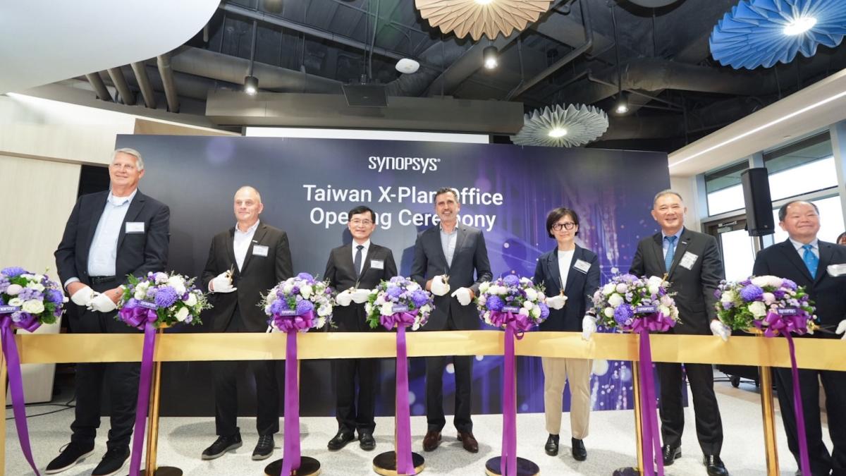 台灣半導體下一戰不只製造!新思科技35周年啟用新竹新據點,攜工研院深化矽光子、EDA、AI晶片與系統設計合作