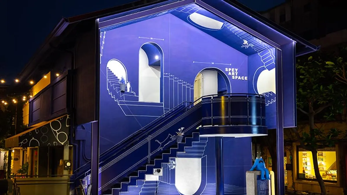 梯屋藍晒圖由SPEY威士忌出資,邀請藝術家劉國滄共同打造,並捐贈台南市政府作為藝文空間。(圖/哈維特) 梯屋藍晒圖由SPEY威士忌出資,邀請藝術家劉國滄共同打造,並捐贈台南市政府作為藝文空間。(圖/哈維特)