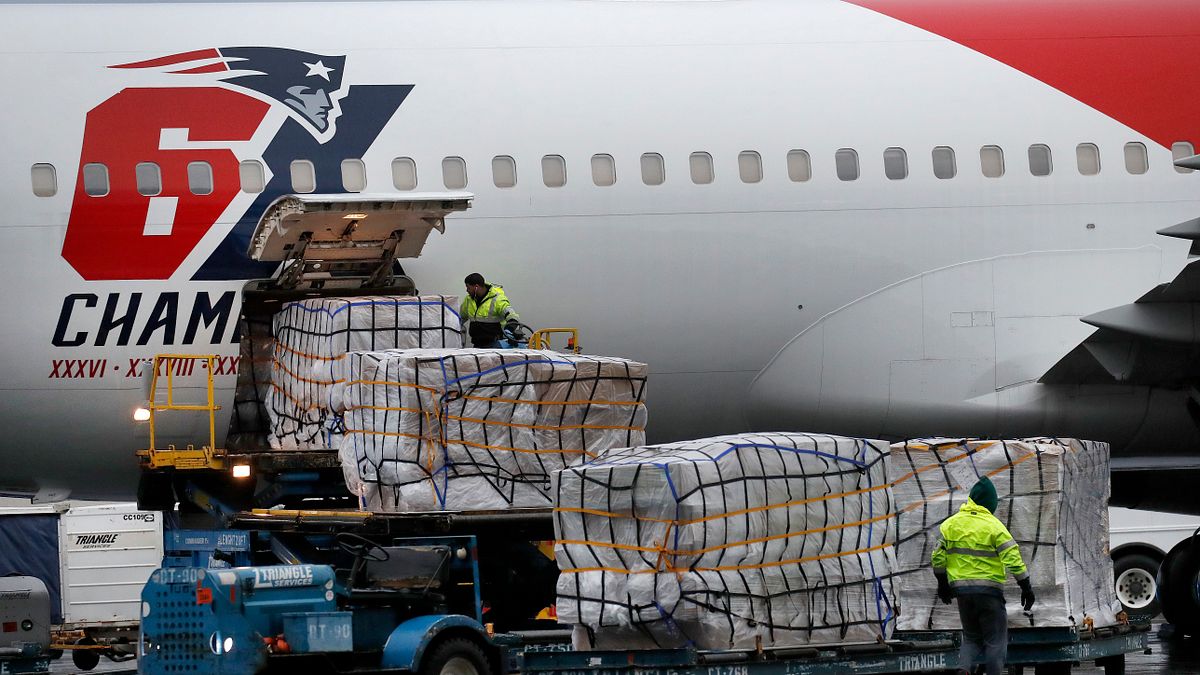 中國武漢肺炎疫情趨緩,積極向全世界送出醫療物資,塑造防疫領導者的形象。(AP) 中國武漢肺炎疫情趨緩,積極向全世界送出醫療物資,塑造防疫領導者的形象。(AP)