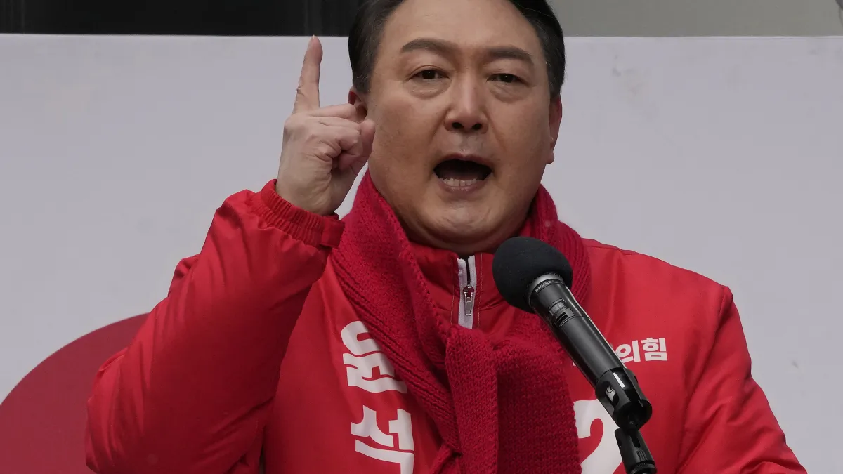韓國新總統尹錫悅上任可能重返保守文藝路線,以《寄生上流》為代表的文創引擎還能繼續引領韓流嗎?(美聯社)