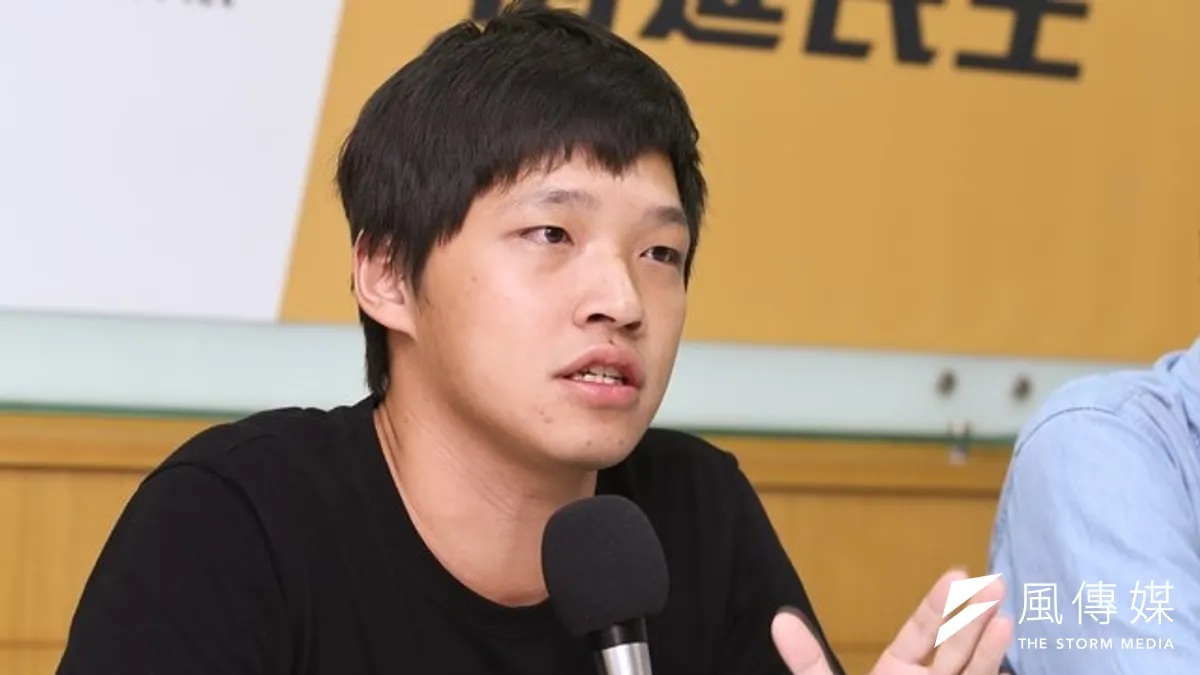 太陽花學運領袖、島國前進成員陳為廷12日發文表示,自己的臉書帳號遭停權,停權原因是「未使用真實姓名」。(資料照片,林韶安攝) 太陽花學運領袖、島國前進成員陳為廷12日發文表示,自己的臉書帳號遭停權,停權原因是「未使用真實姓名」。(資料照片,林韶安攝)