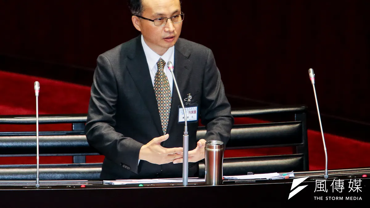 黃昭元指出,雖然因為同性婚姻目前有案聲請釋憲,不便表示意見,但以他個人想法來說,「如果相愛的人不能正式在一起,是一種傷害」。(陳明仁攝) 黃昭元指出,雖然因為同性婚姻目前有案聲請釋憲,不便表示意見,但以他個人想法來說,「如果相愛的人不能正式在一起,是一種傷害」。(陳明仁攝)