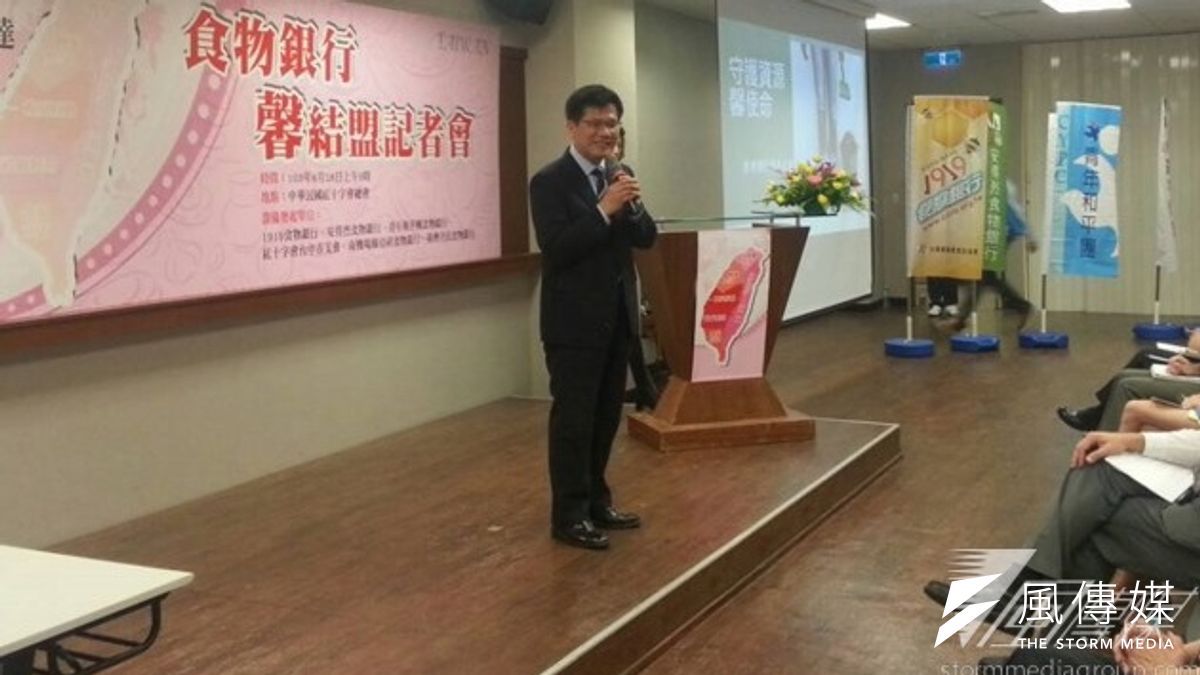 民進黨台中市長參選人林佳龍28日推出「食物銀行」政見,(林瑋豐攝) 民進黨台中市長參選人林佳龍28日推出「食物銀行」政見,(林瑋豐攝)
