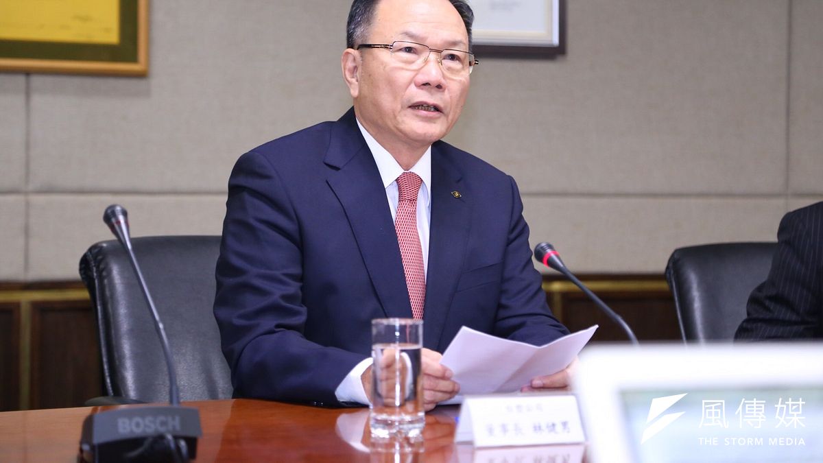 橋頭國小許厝分校遷校,台灣塑膠工業股份公司董事長林健男召開記者會。(蔡耀徵攝) 橋頭國小許厝分校遷校,台灣塑膠工業股份公司董事長林健男召開記者會。(蔡耀徵攝)