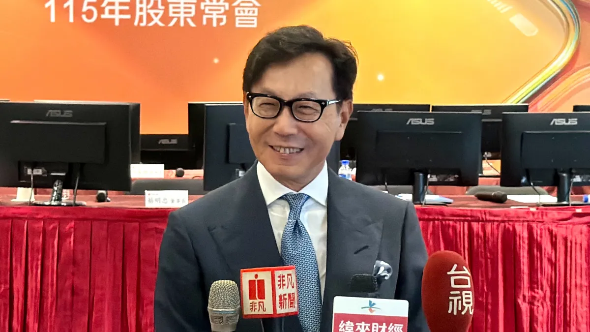 台灣大哥大股東會由董事長蔡明忠主持。(台哥大提供)