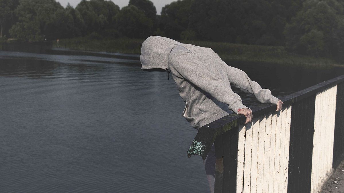 一個家庭的四個孩子,接連選擇在同一個地點跳河自殺,對於尚在人間的母親而言簡直肝腸寸斷。(示意圖/pixabay) 一個家庭的四個孩子,接連選擇在同一個地點跳河自殺,對於尚在人間的母親而言簡直肝腸寸斷。(示意圖/pixabay)