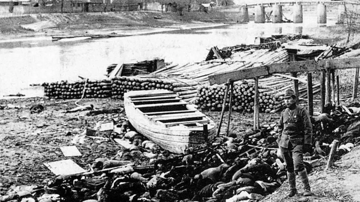 1937年12月蔣介石決定棄守南京。隨之而來的卻是殘忍無道的日軍,準備對無辜百姓展開大屠殺。(圖/取自Wikipedia) 1937年12月蔣介石決定棄守南京。隨之而來的卻是殘忍無道的日軍,準備對無辜百姓展開大屠殺。(圖/取自Wikipedia)